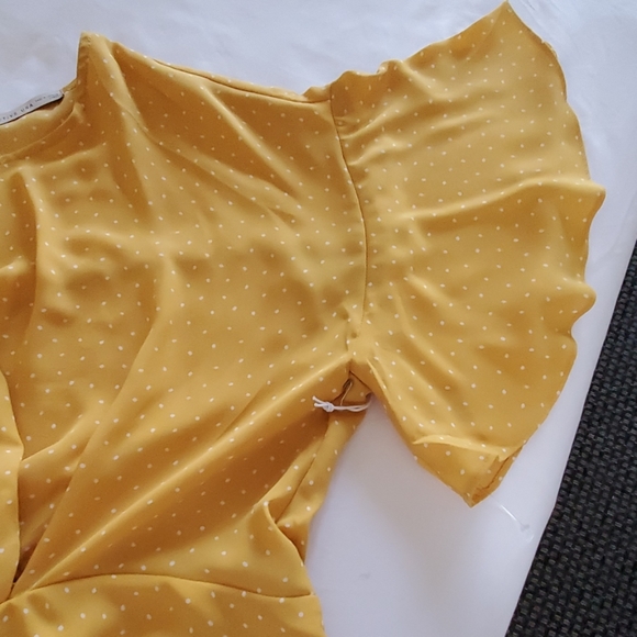 Tops - Picture 6 of 7